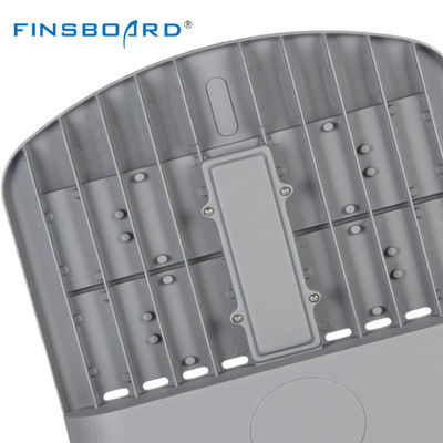 IP65 Wasserdichte LED-Straßenbeleuchtung mit 130-140LM/W Wirkungsgrad und Druckguss Aluminium für Straßenbeleuchtung im Freien