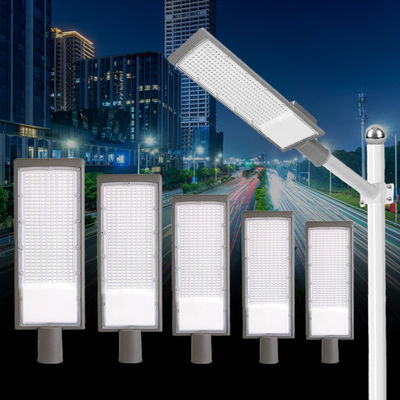 Wasserdichte IP66 LED-Straßenleuchte mit 120lm/W Effizienz und AC85-265V Weitspannung für Autobahnen