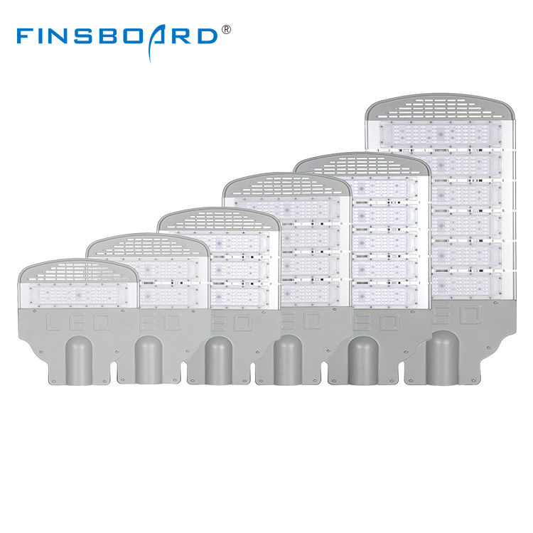 LED-Straßenleuchte aus Aluminiumlegierung, PC-Linse, IP65 wasserdicht, mit 130-140 lm/W Effizienz für den Außenbereich