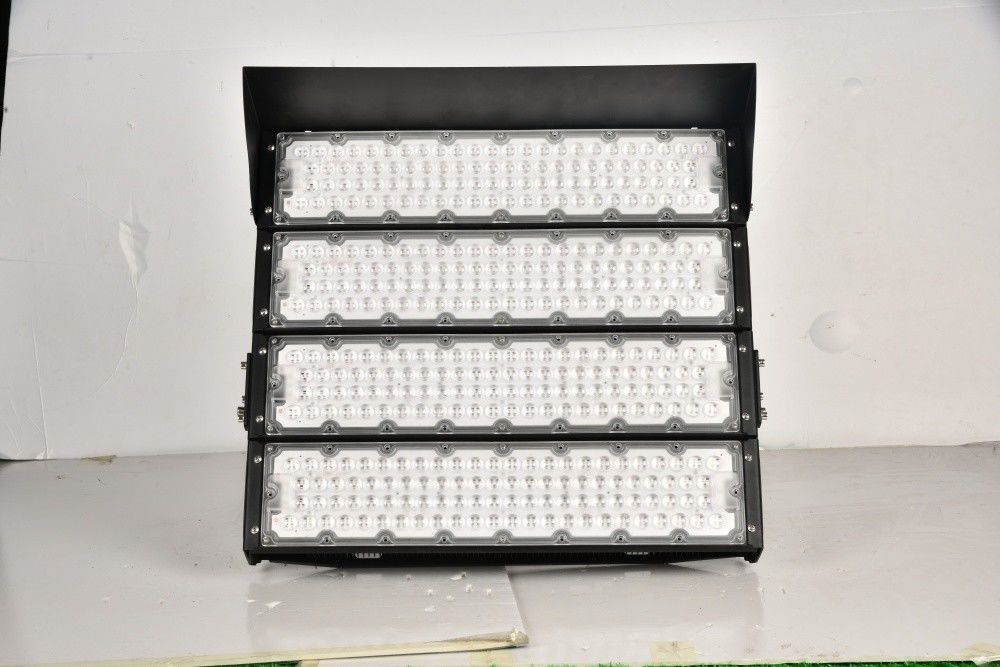 IP65 wasserdichtes LED-Hochmastlicht mit 50.000 Stunden Lebensdauer und verstellbarem Lichtwinkel für Stadien