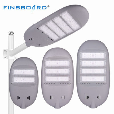 LED-Straßenleuchte mit hoher Helligkeit und hoher Lichtwirksamkeit IP65 Aluminiumfarbe