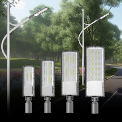 Hohe Helligkeit AC85-265V 3000K bis 6500K LED Straßenlicht Autobahnen Stadtstraßen Parkplätze